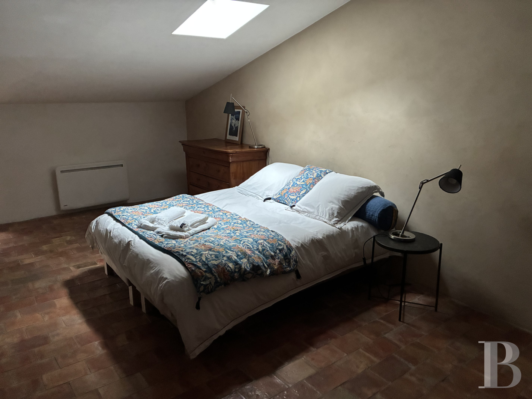 Dans le Luberon, en bordure de Lourmarin, une bâtisse du 17e siècle tout en lumière et en espace - photo  n°19